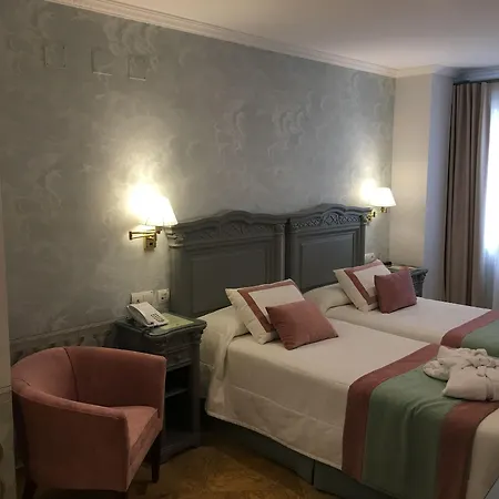 Отель Adriano Boutique 3*