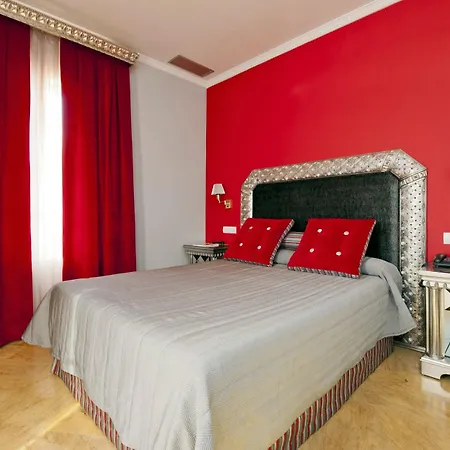 Отель Adriano Boutique 3*