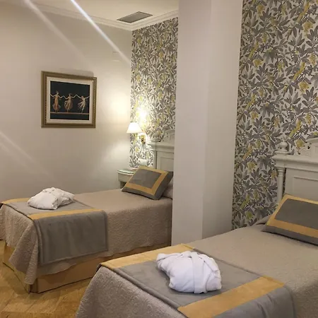 Adriano Boutique Отель Севилья