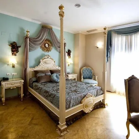 Adriano Boutique Отель 3*