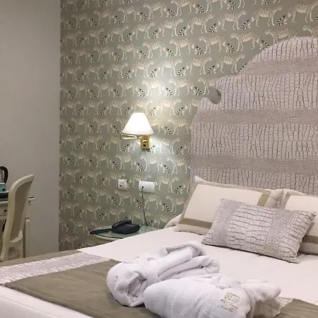 Adriano Boutique Отель