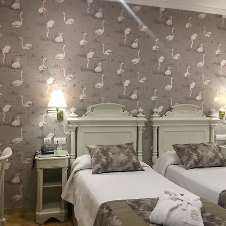 Adriano Boutique Севилья