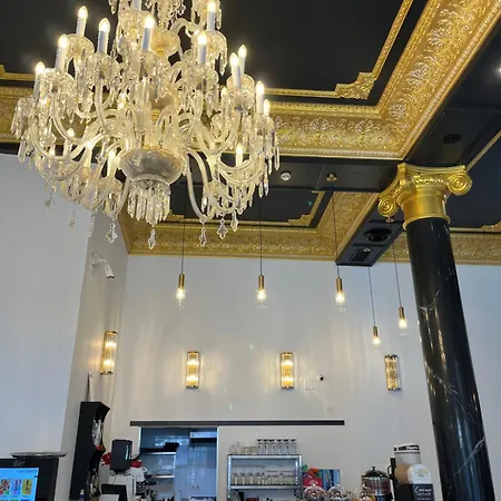 Отель Adriano Boutique 3*