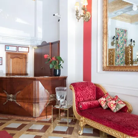 Adriano Boutique מלון סביליה