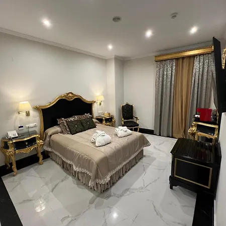 Adriano Boutique Hotel 3*