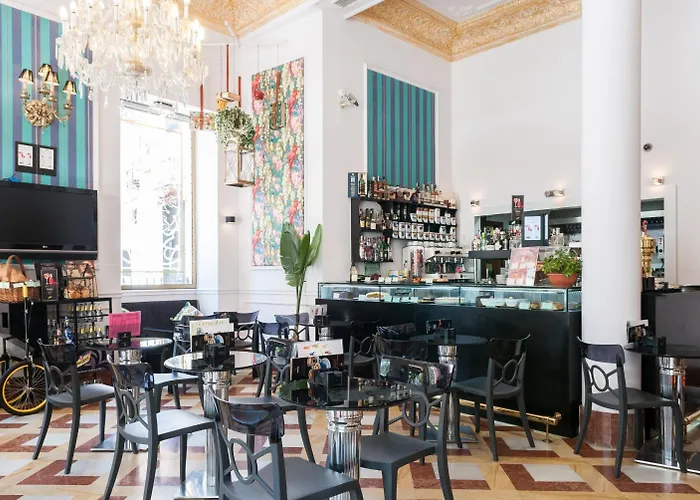 Adriano Boutique Séville